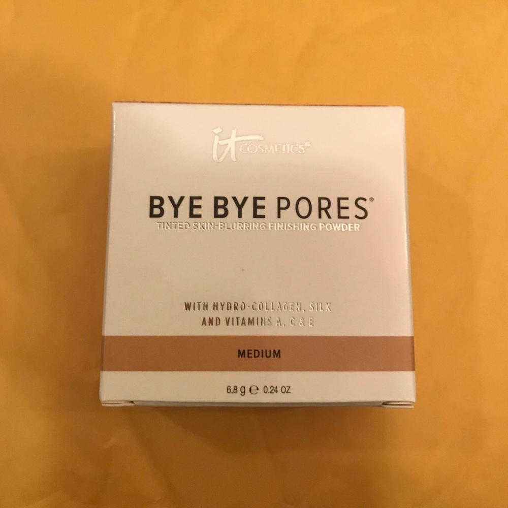 NWT-it cosmetics bye bye pores powder in medium